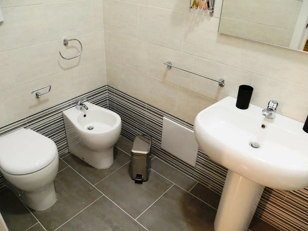 Casa Namaste Bed and Breakfast Λέτσε