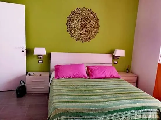 Casa Namaste Bed and Breakfast Λέτσε